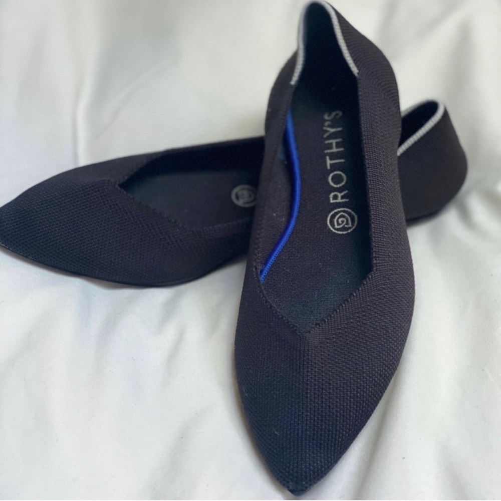 Rothy’s 8.5 women’s black pointed toe flat